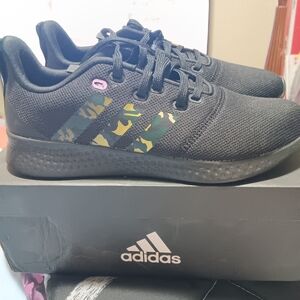 Adidas Womens Black Sneakers with Camo Stripe Size 9.5 Brand New